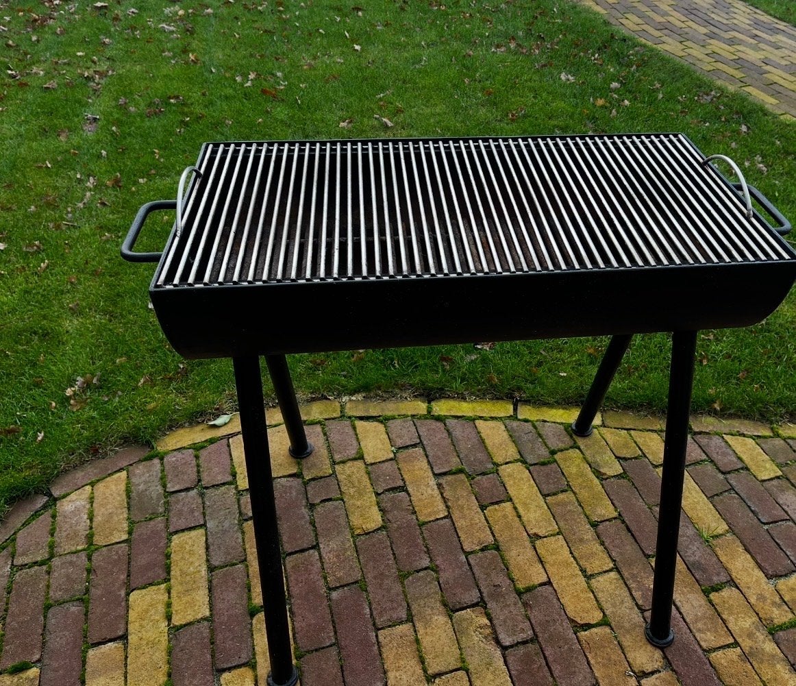 Joe's BBQ Smoker Half Barrel - Gebruikt, Tuin en Terras, Houtskoolbarbecues, Ophalen, Zo goed als nieuw