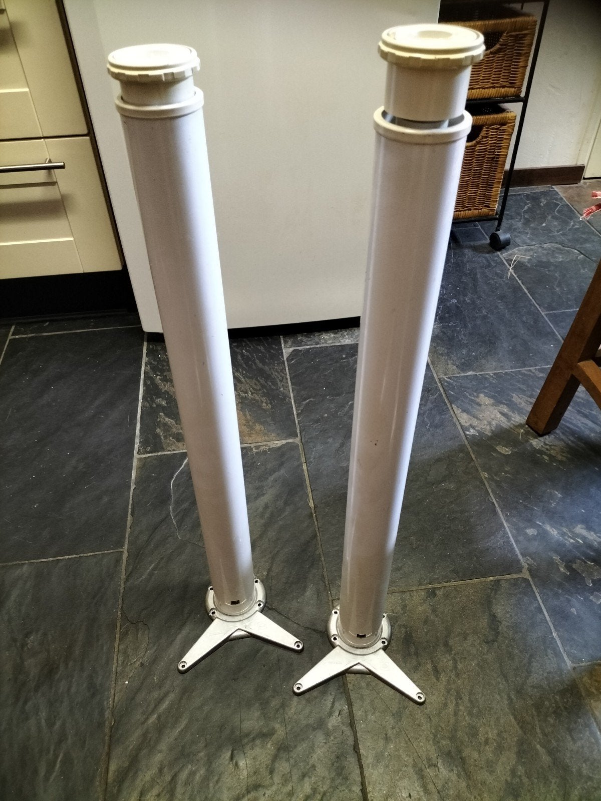 2x Witte Zuilvormige Tafelpoten met Stervoet, Ophalen, Gebruikt, 50 tot 100 cm, Modern, Industrieel