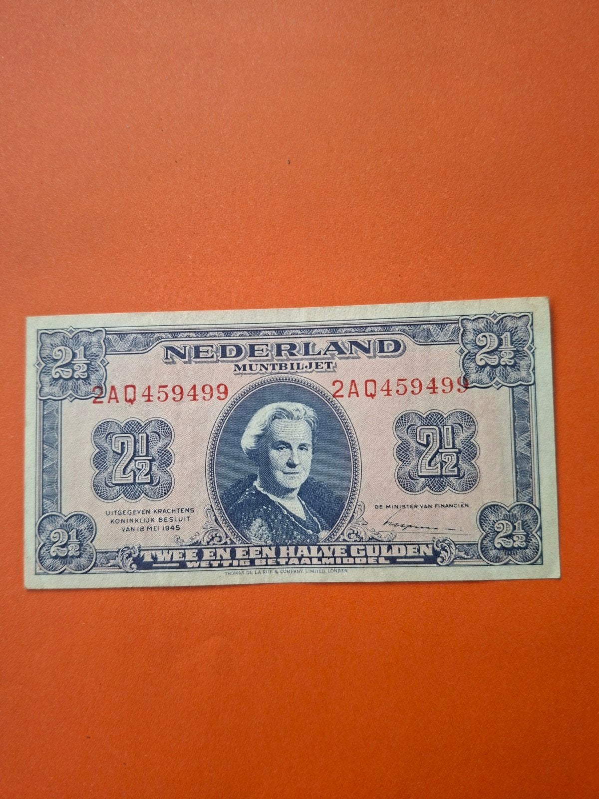 2,5 gulden Wilhelmina uit 1945 in AUNC
Serie nummer 2 AQ 459, Ophalen of Verzenden, 2½ gulden, Los biljet