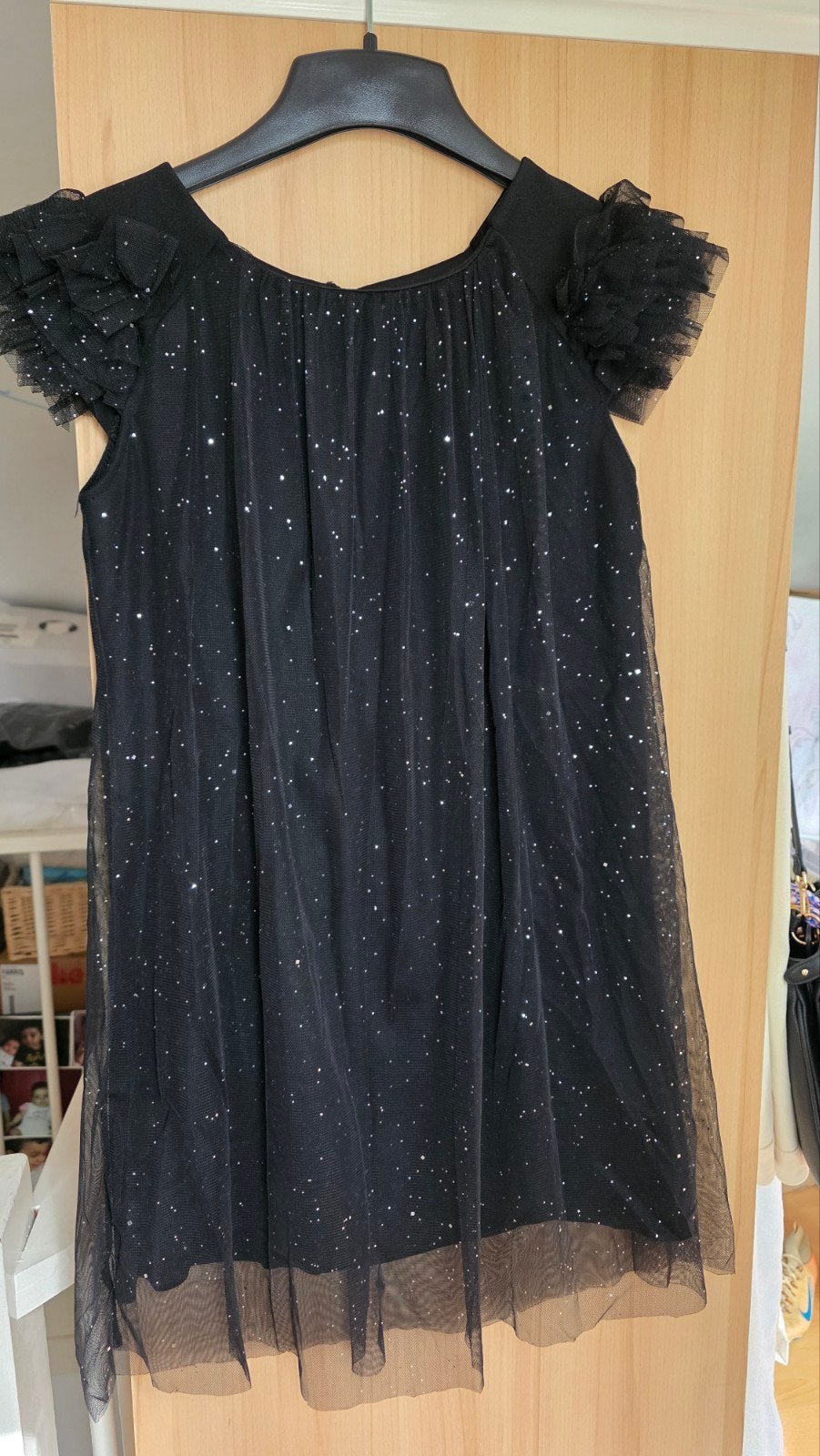 Zwarte jurk met glitters maat 164, Ophalen of Verzenden, Zo goed als nieuw, Meisje, Jurk of Rok