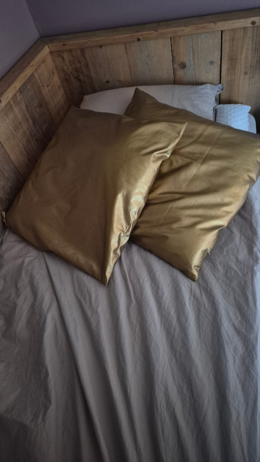 Gouden sierkussens 60x60 cm, Ophalen, Vierkant, Zo goed als nieuw, Sierkussen