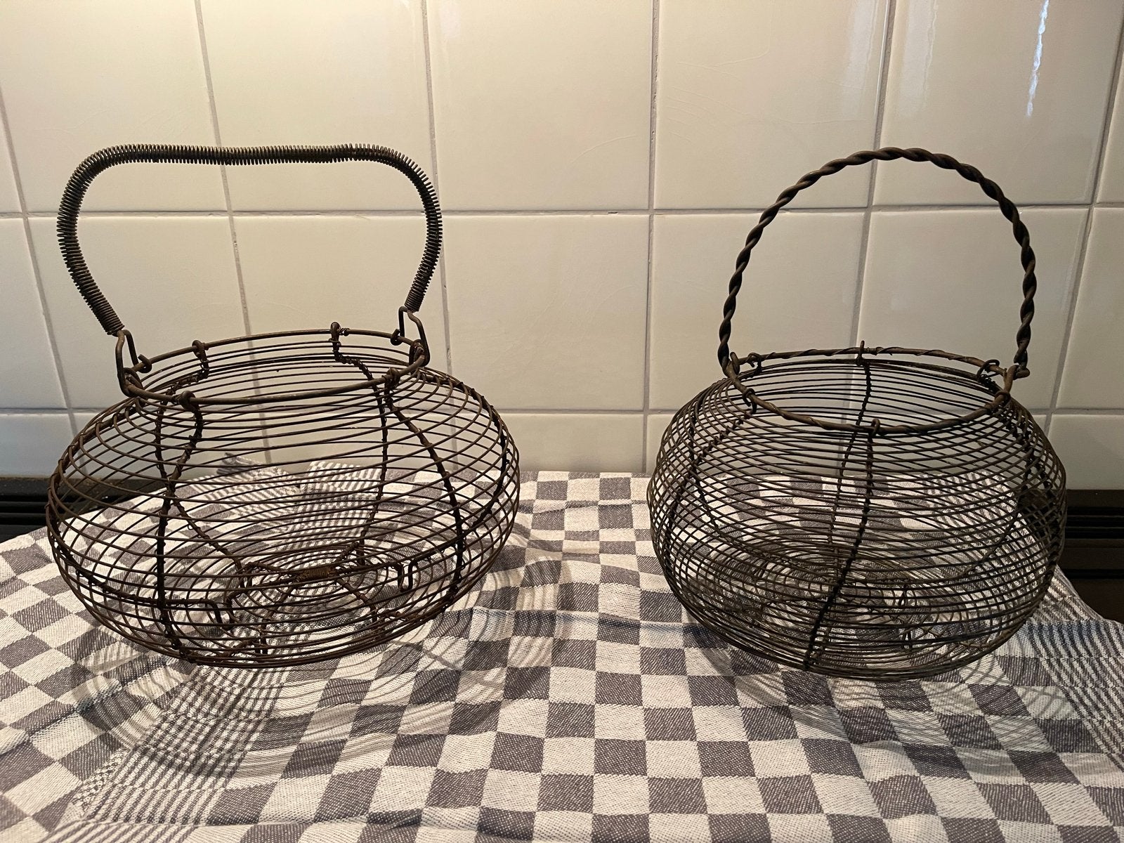 Set van 2 vintage draadstalen eiermandjes, Ophalen of Verzenden