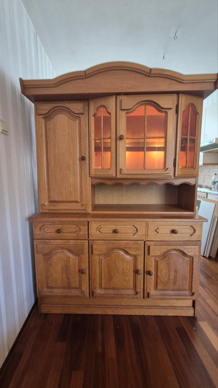 Massief eiken dressoir met vitrinekast, Ophalen