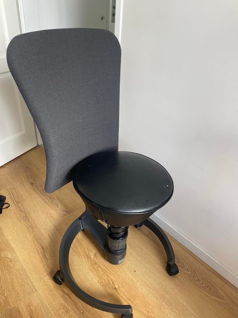 Swopper met rugleuning, Huis en Inrichting, Bureaustoelen, Zwart, Ophalen of Verzenden, Zo goed als nieuw, Bureaustoel