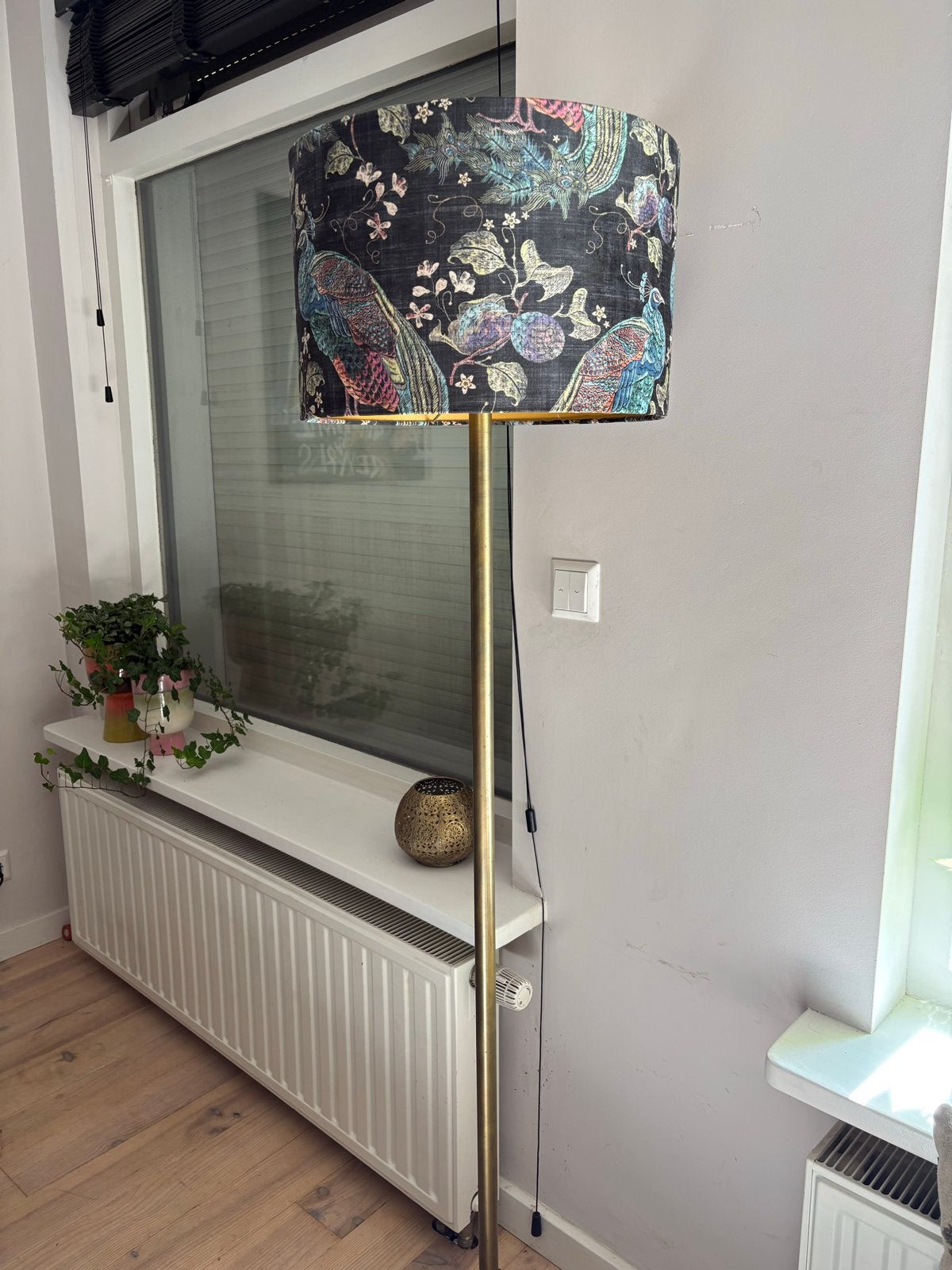 Staande lamp met pauwenprint lampenkap doorsnee 40cm, Huis en Inrichting, Lampen | Lampenkappen, Meerkleurig, Rond, Zo goed als nieuw