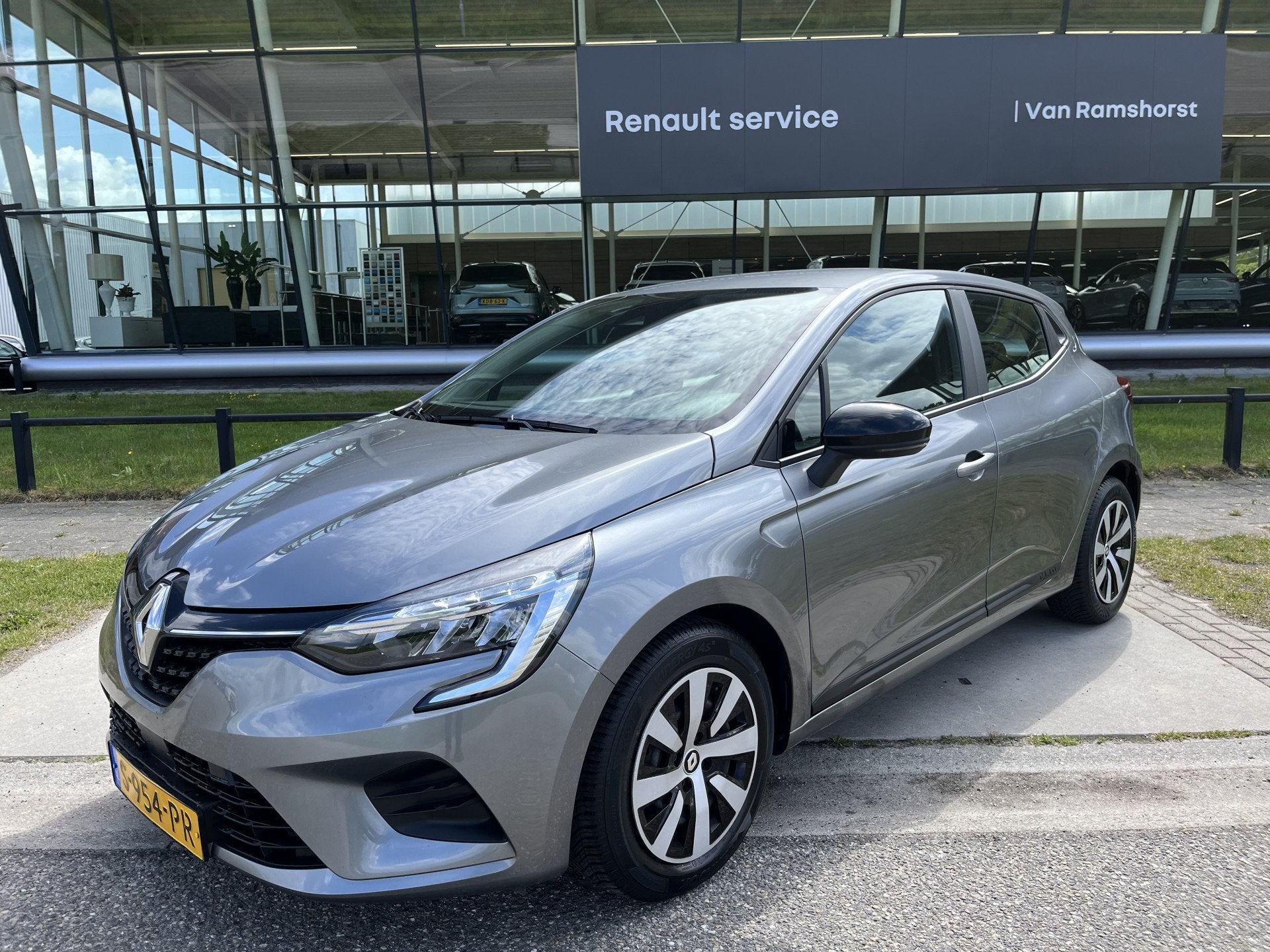 Renault Clio 1.0 TCe 90 Equilibre / Apple Carplay - Android, Voorwielaandrijving, 12 maanden, Gebruikt, 580 kg
