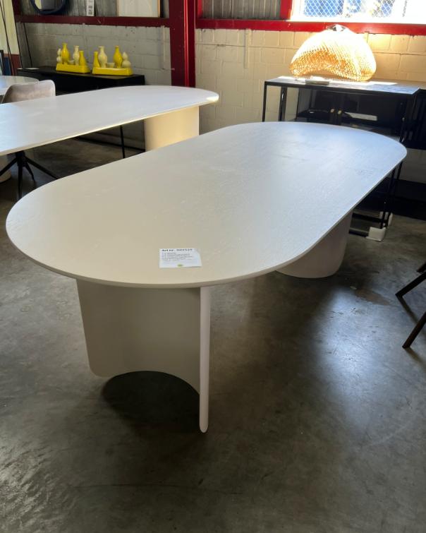 FÉST Plateau eettafel 200x90 sand Beige | Van €1599, Nieuw, Fést Amsterdam, Fést Amsterdam, 150 tot 200 cm