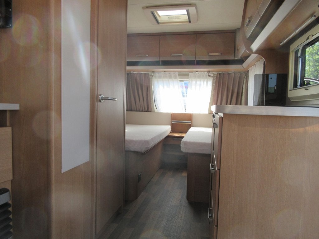 Knaus Sport 460 EU MET AIRCO EN MOVER, Caravans en Kamperen, Caravans, Schokbreker, Overige typen, Knaus, Tot en met 4