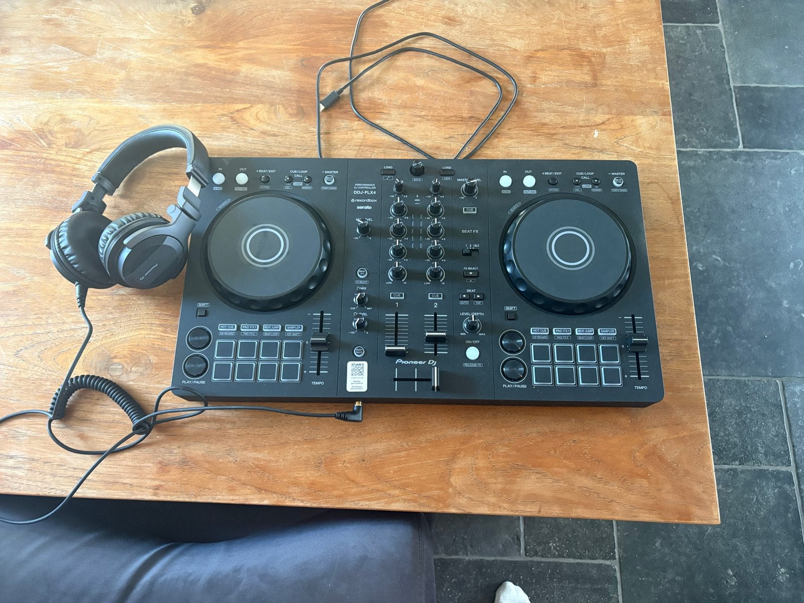 Pioneer DJ DDJ-FLX4 DJ-controller met koptelefoon, Ophalen of Verzenden, Zo goed als nieuw, Dj-set, Pioneer