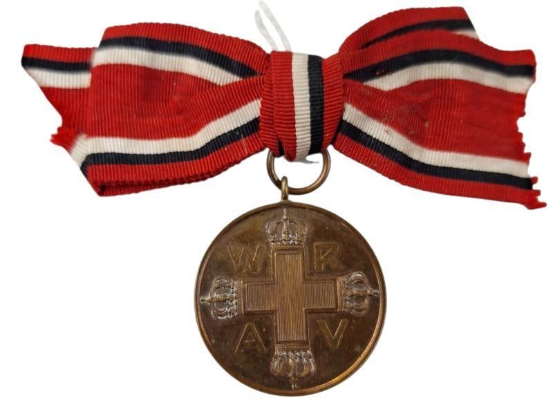 a female rote kreuze 1898 medaille on bow, Ophalen of Verzenden, Landmacht, Nederland, Lintje, Medaille of Wings