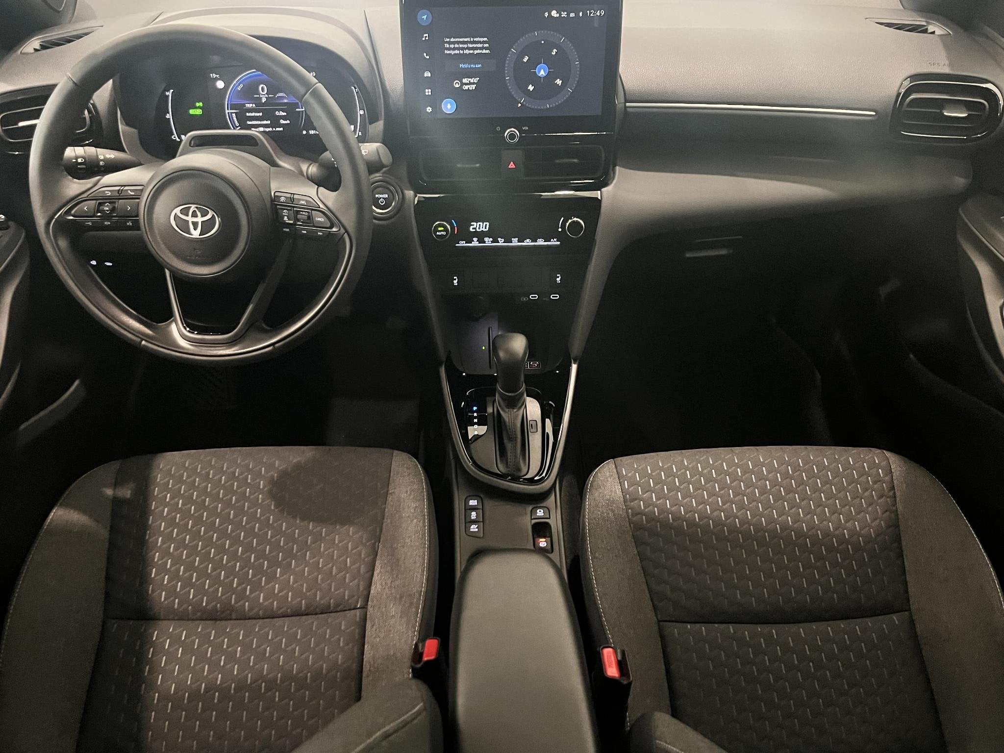 Toyota Yaris Cross 1.5 Hybrid 130 Dynamic | Nieuw! | Dodehoe, Stof, Gebruikt, Met garantie (alle), 1490 cc