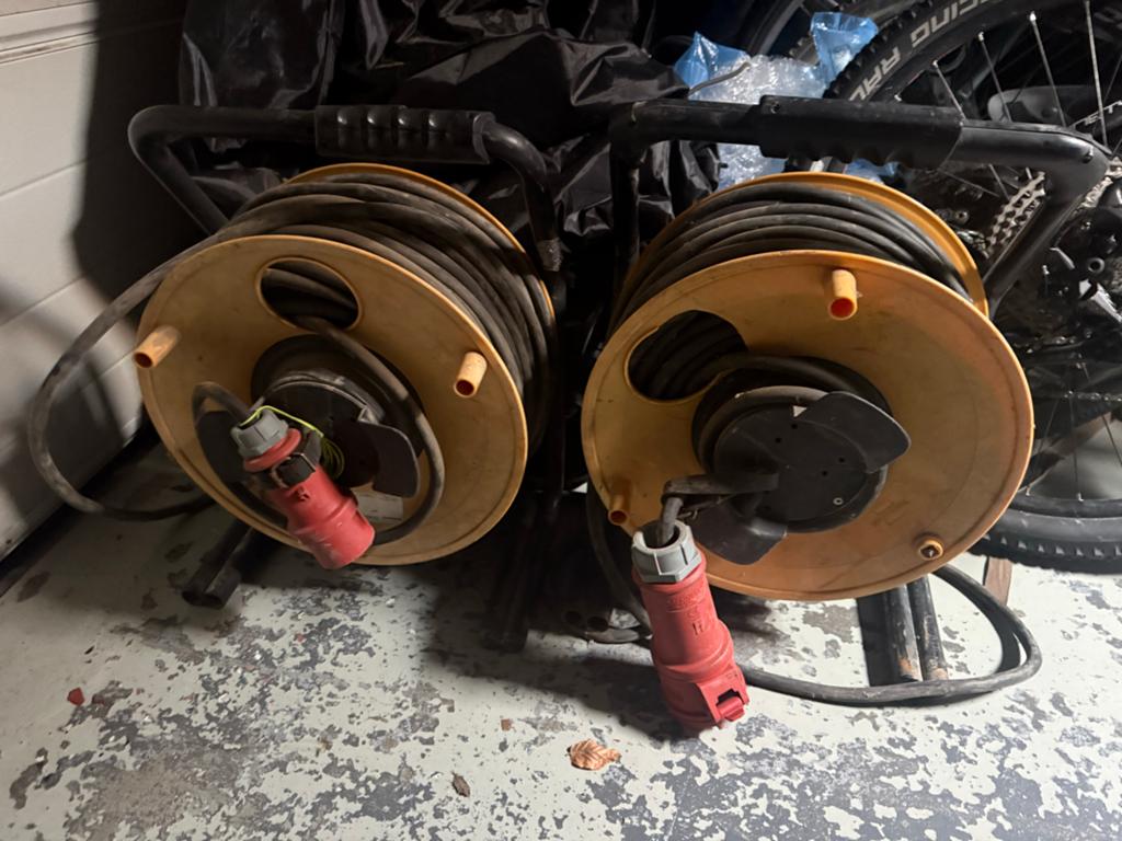 2x Professionele Kabelhaspel met Krachtstroom 380v Stekker, Ophalen of Verzenden, Gebruikt, Kabel of Snoer