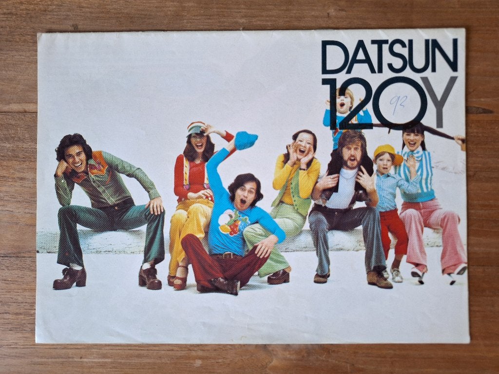 Datsun 120Y brochure folder uit 1975, Boeken, Ophalen of Verzenden, Gelezen, Overige merken
