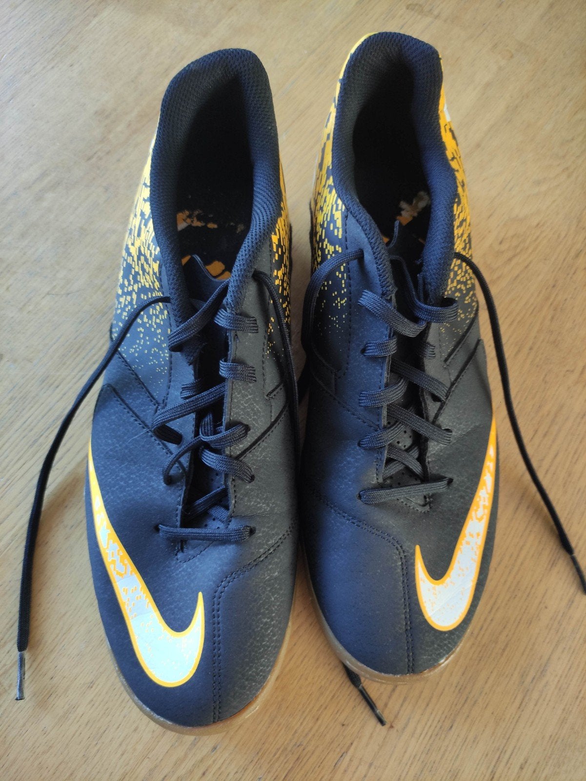 Nike zaalvoetbalschoenen mt 44, Maat XS of kleiner, Schoenen, Ophalen of Verzenden, Zo goed als nieuw