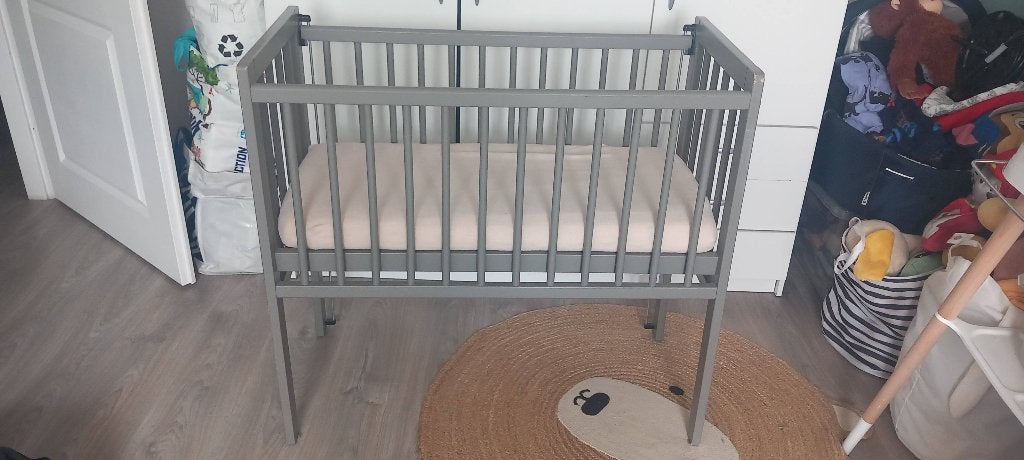 Petit Amelie Wiegje Co-sleeper Grijs - Opknapper, Ophalen, Gebruikt, Wieg