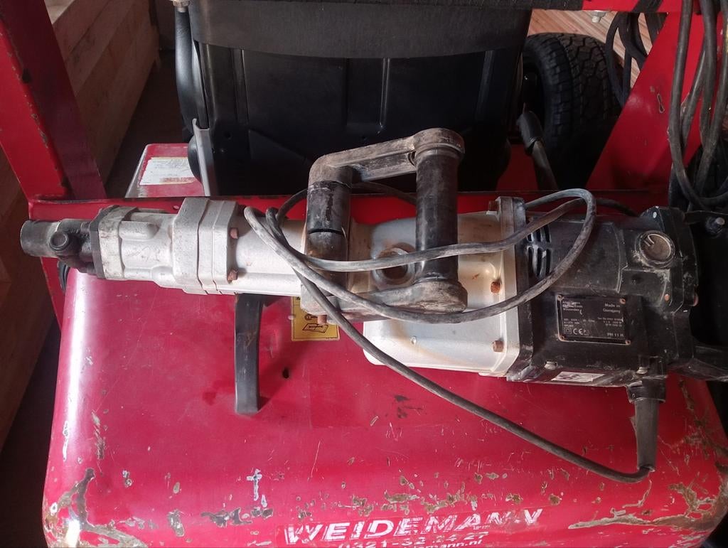 Atlas Copco sloophamer met 2 beitels - Gebruikt, Ophalen, Gebruikt, Boor- en/of Breekhamer