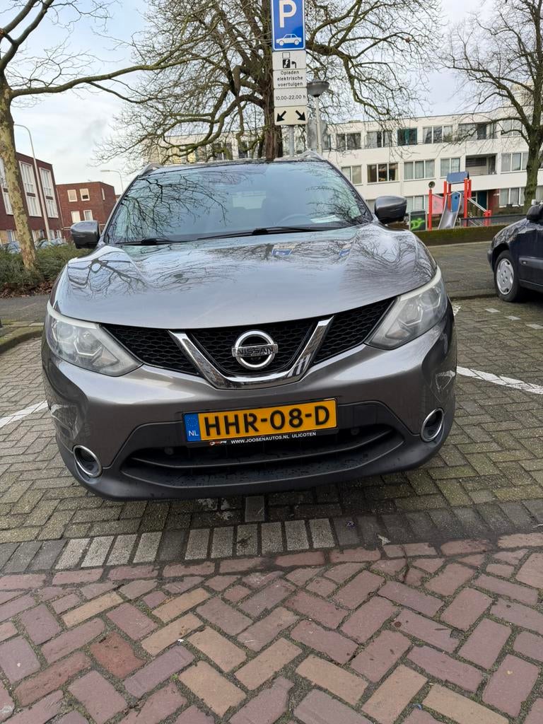 Nissan Qashqai 1.2 DIG-T 2015 | 360 Camera | Navi | Cruise, Voorwielaandrijving, Zwart, 4 cilinders, Leder
