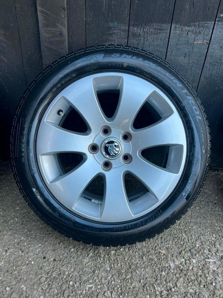 Originele Skoda Octavia velgen 16? 5x112 pirelli winterset, Auto-onderdelen, Banden en Velgen, Niet ingevuld, Gebruikt, 16 inch