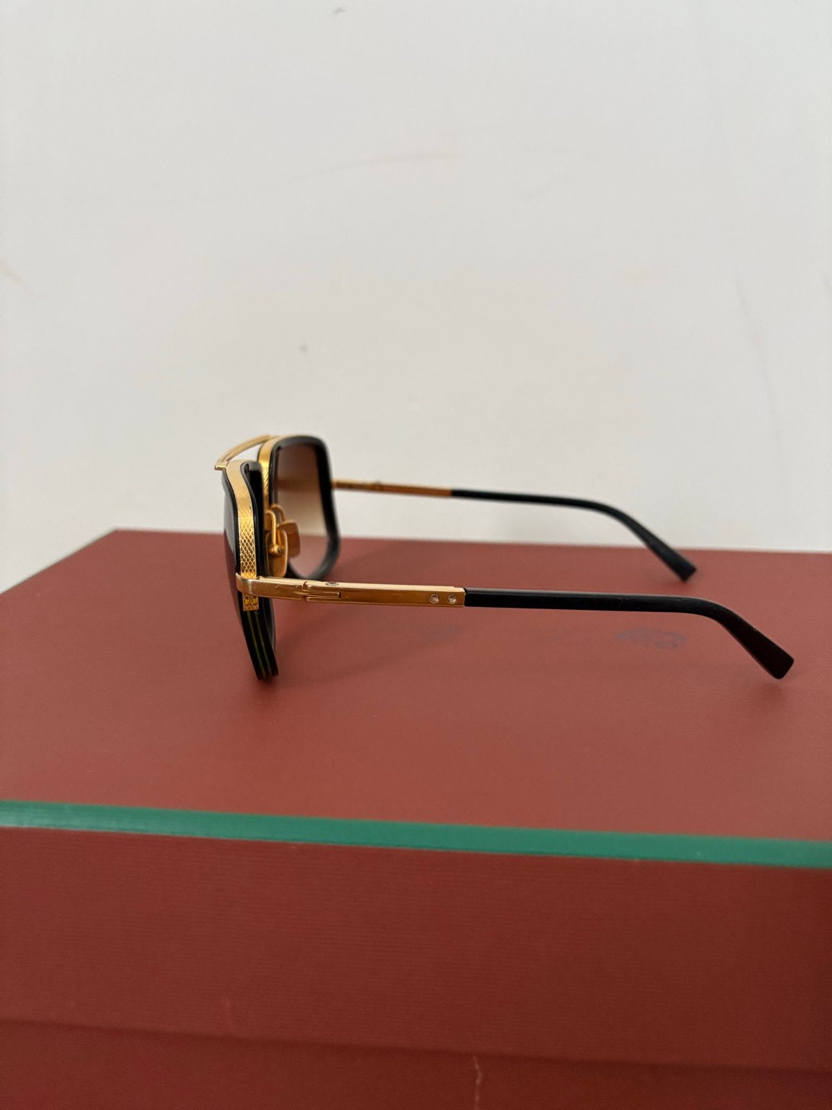 Dita mach one Zonnebril Zwart/Goud - Zo goed als nieuw, Sieraden, Tassen en Uiterlijk, Zonnebrillen en Brillen | Dames, Overige merken