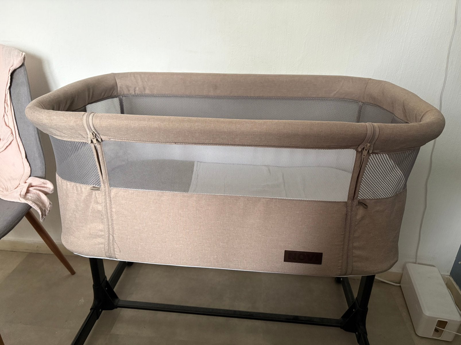 Co-Sleeper Novi Amy Air+ Sand Melange, Ophalen, Zo goed als nieuw, Wieg