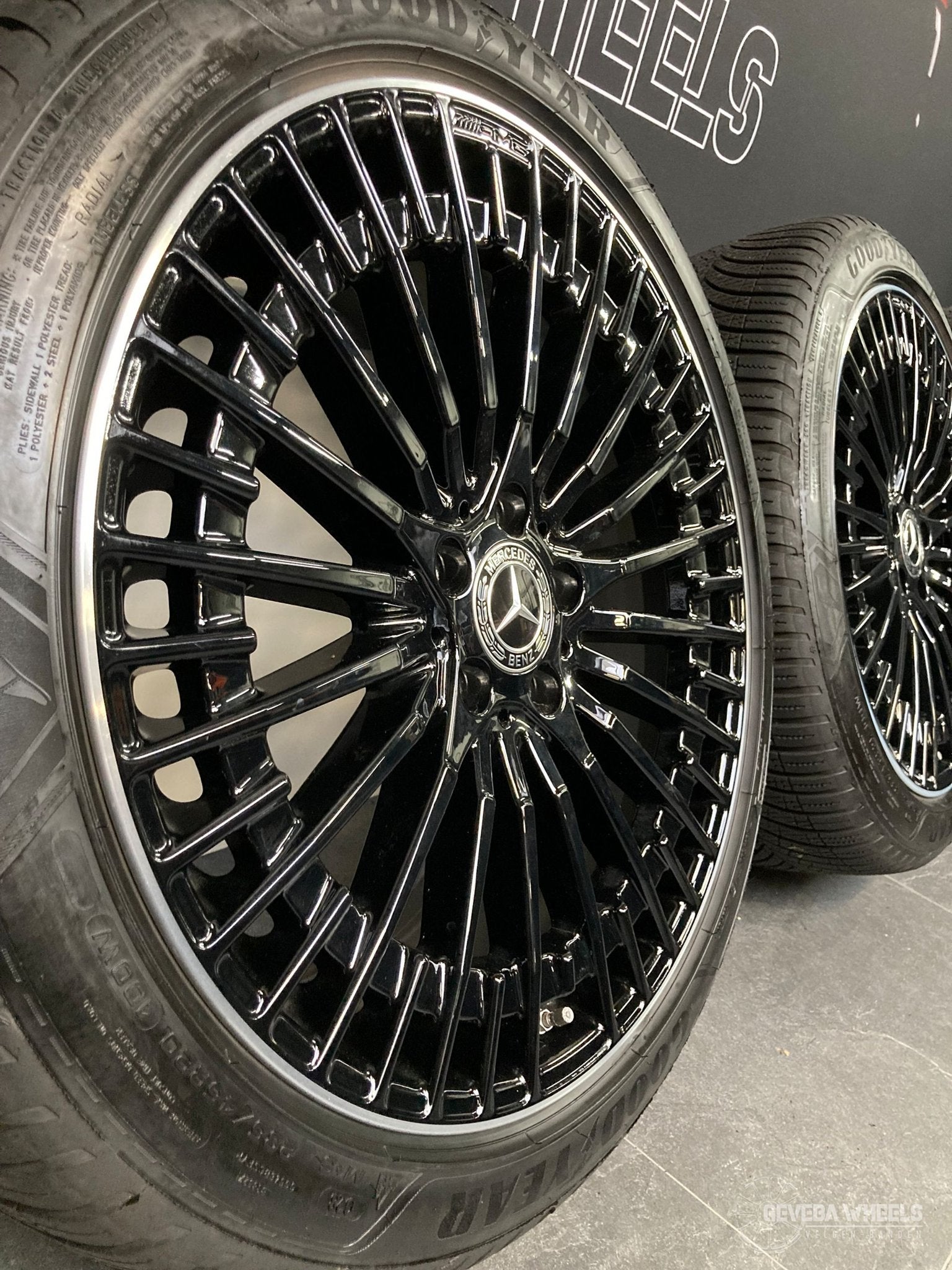 20” originele EQA / EQB AMG velgen + allseason banden 5x112, Gebruikt, -, -, Banden en Velgen