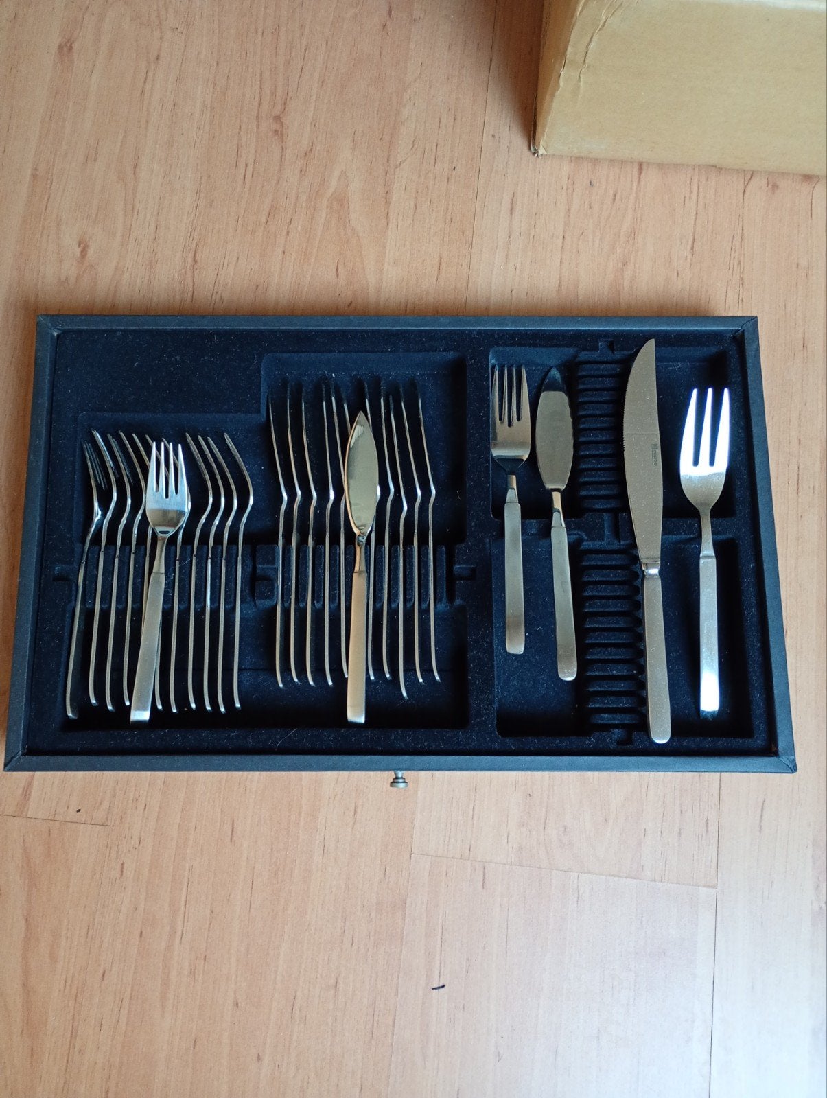 Nieuw 28-delig visbestek in cassette, Ophalen of Verzenden, Nieuw, Rvs of Chroom