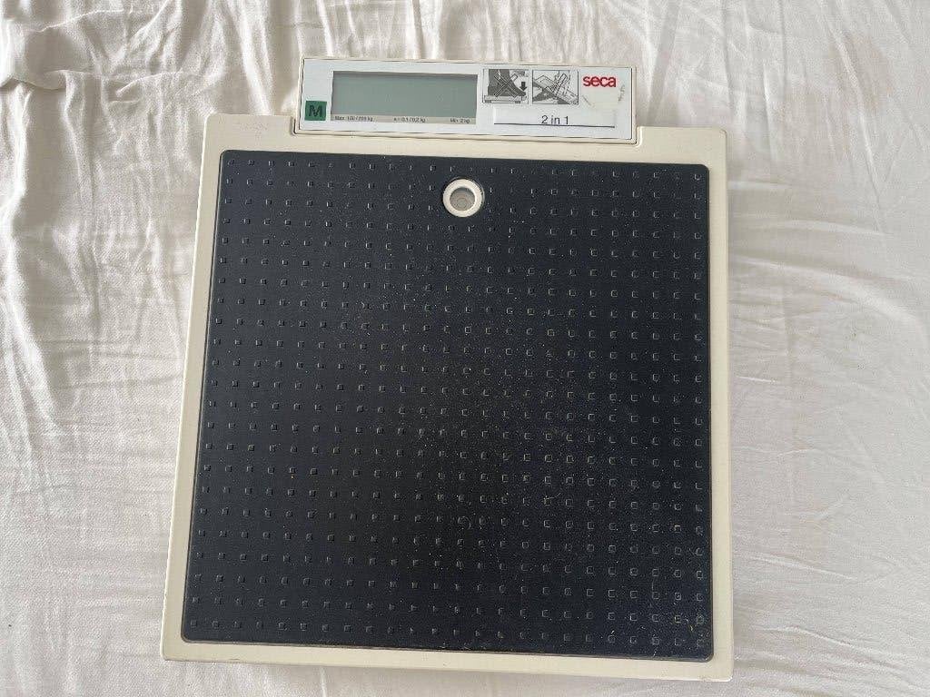 Medische weegschaal SECA, Gebruikt, 100 kg of meer, Ophalen of Verzenden, Digitaal