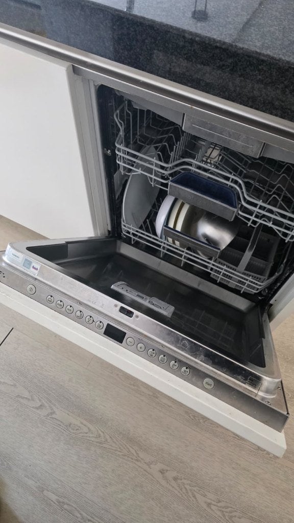 Foto 7 van KEUKEN MET KOOKEILAND, GRANIETEN WERKBLAD