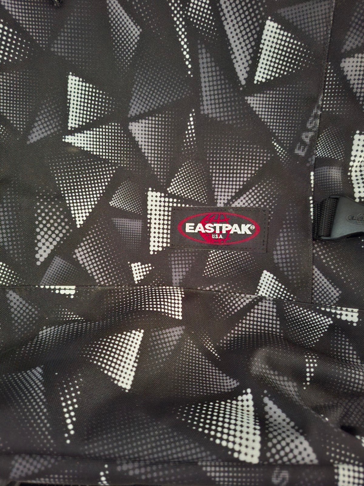 Eastpak reistas met wieltjes en uitschuifbare handgreep, Ophalen, Zwart, Nieuw, 60 tot 80 cm