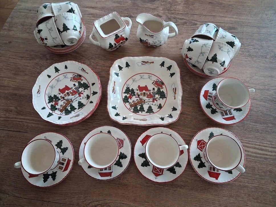Mason's Christmas Village 1983, Huis en Inrichting, Keuken | Servies, Overige merken, Overige typen, Ophalen of Verzenden, Zo goed als nieuw