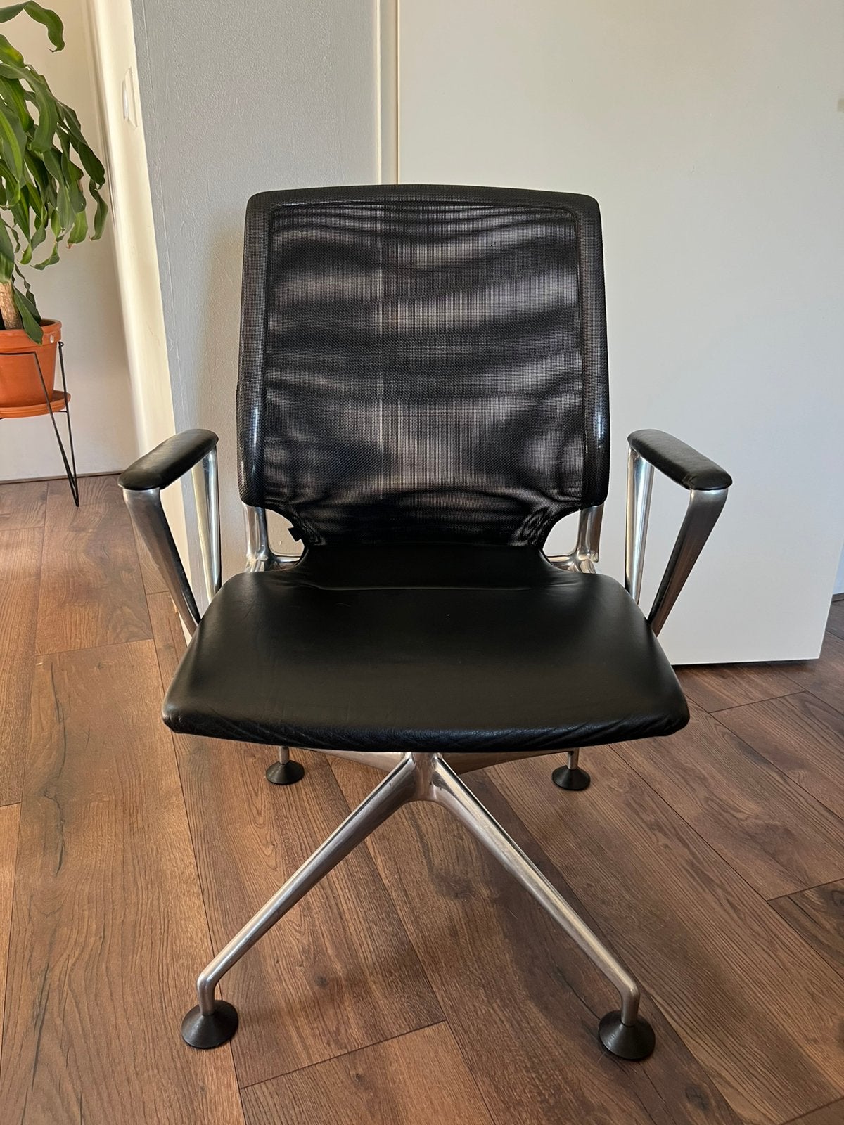 Vitra meda chair leder, Ophalen, Gebruikt, Zwart, Bureaustoel