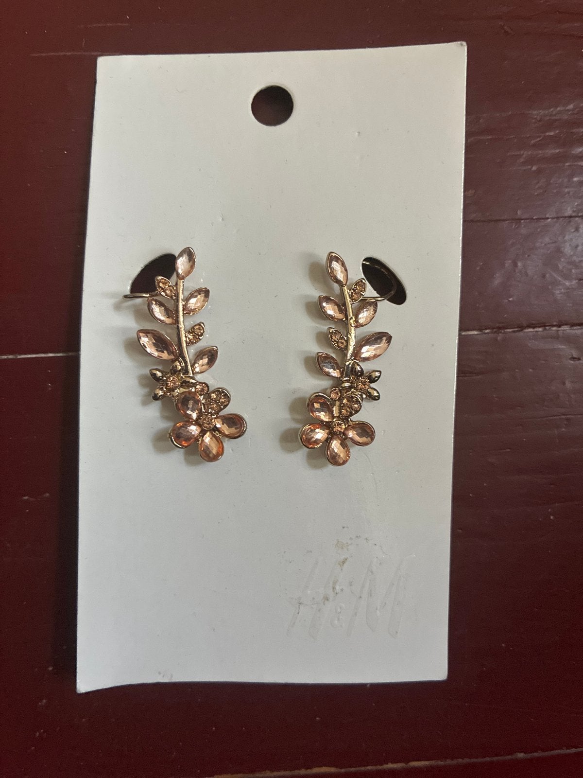 New H&M Oorbellen met bloemen en blaadjes, Sieraden, Tassen en Uiterlijk, Ophalen, Overige materialen, Zo goed als nieuw, Knopjes of Stekers