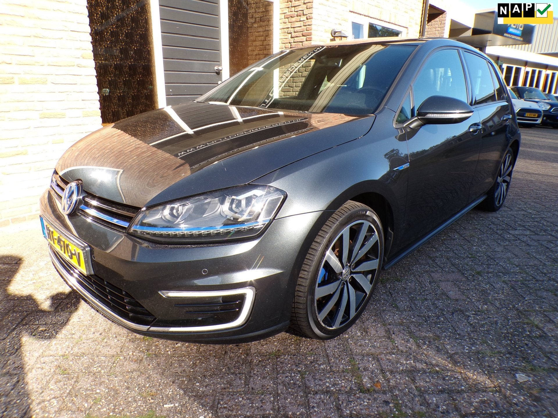 Volkswagen Golf 1.4 TSI GTE Automaat / Leder / Panoramadak, 8 kWh, Gebruikt, 4 cilinders, 150 pk
