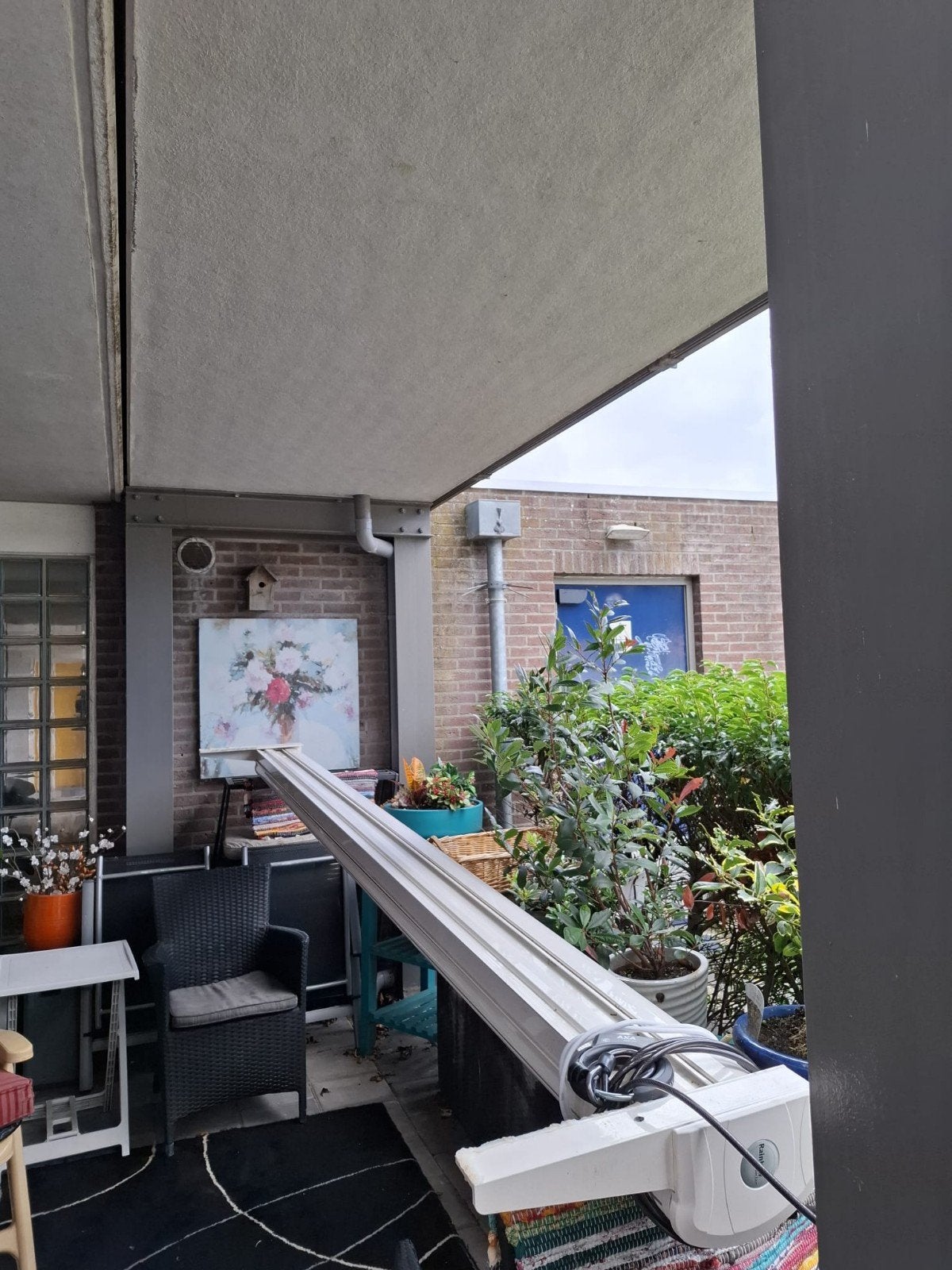 Prachtig elektrisch knikarm zonnescherm, geel met wit, Tuin en Terras, Ophalen, Elektrisch, 250 cm tot 450 cm, Knikarmscherm