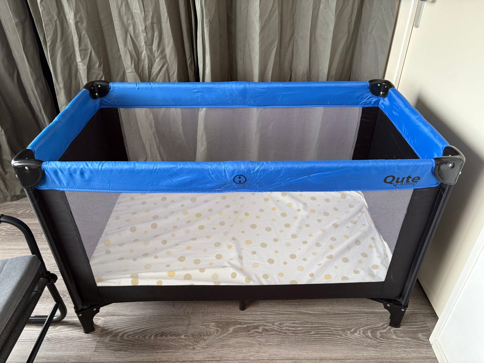 Campingbedje ledikant Qute QSleep Reisbedje, Kinderen en Baby's, Ophalen, Zo goed als nieuw, Reisbedje