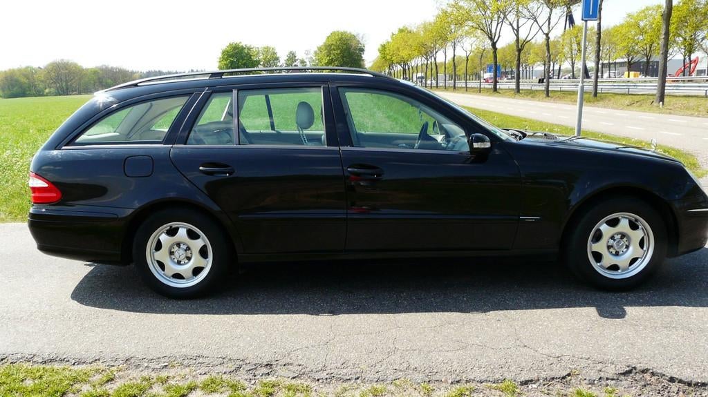Mercedes-Benz E-klasse Combi 200 K. ClassicAutomaat,Clima,Cr, Auto's, Mercedes-Benz, Automaat, Achterwielaandrijving, Gebruikt