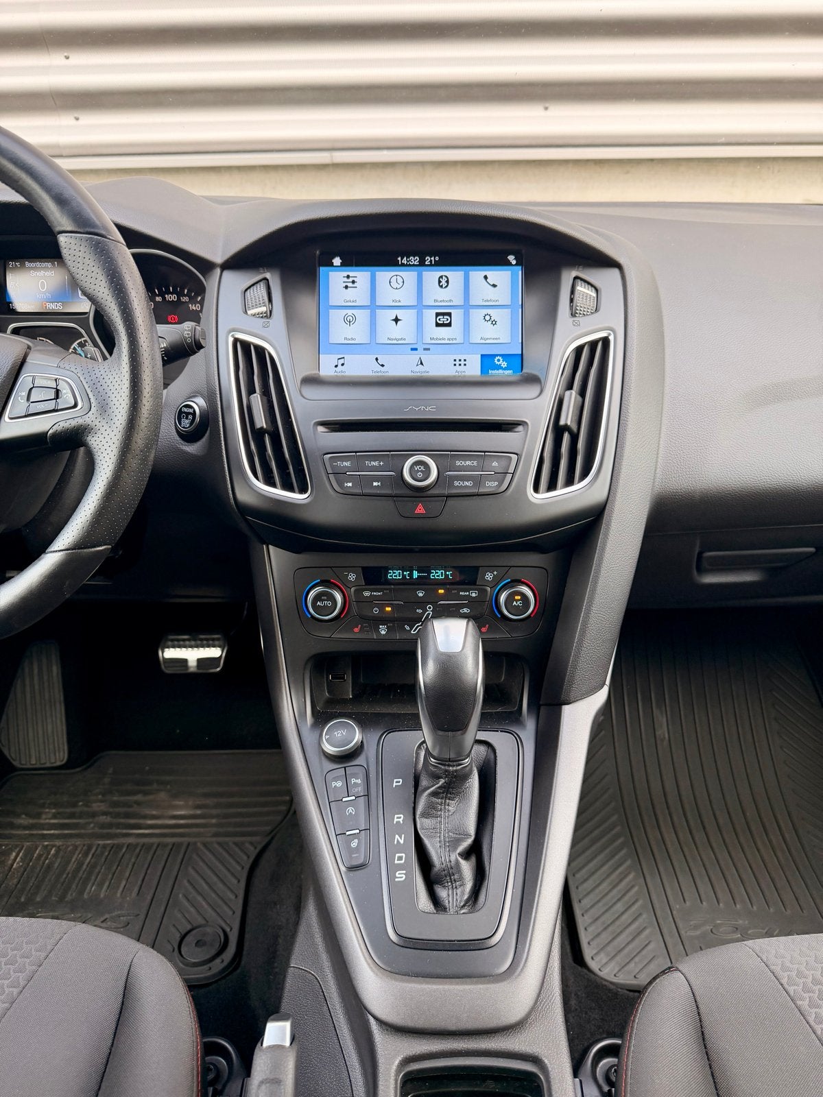 Foto 14 van Ford Focus ST-line 1.5 Ecoboost 182pk 2017 Zwart