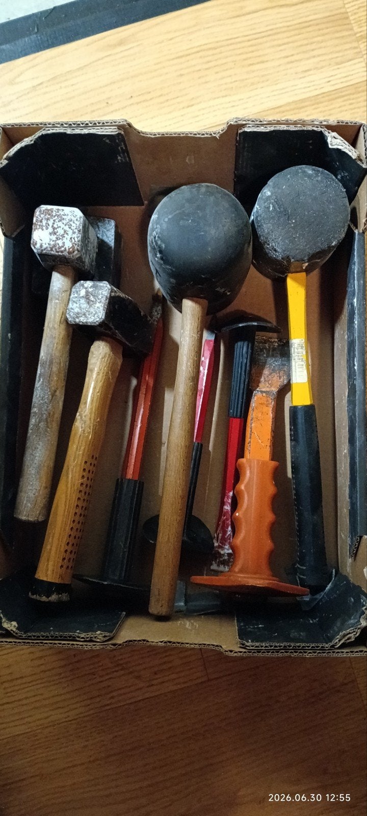 Diverse mokers, hamers en beitels, Ophalen