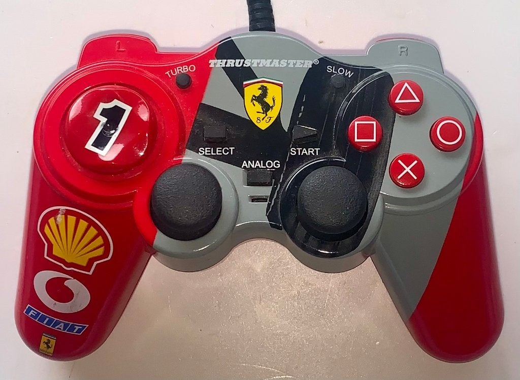 Thrustmaster Scuderia Ferrari F1 Analog Gamepad [PS2], Spelcomputers en Games, Spelcomputers | Sony PlayStation Consoles | Accessoires