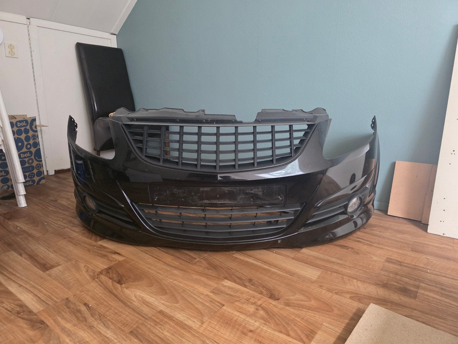Voorbumper Opel Corsa D GSI - Zwart embleemloze gril, Auto-onderdelen, Ophalen of Verzenden, Voor, Opel, Bumper