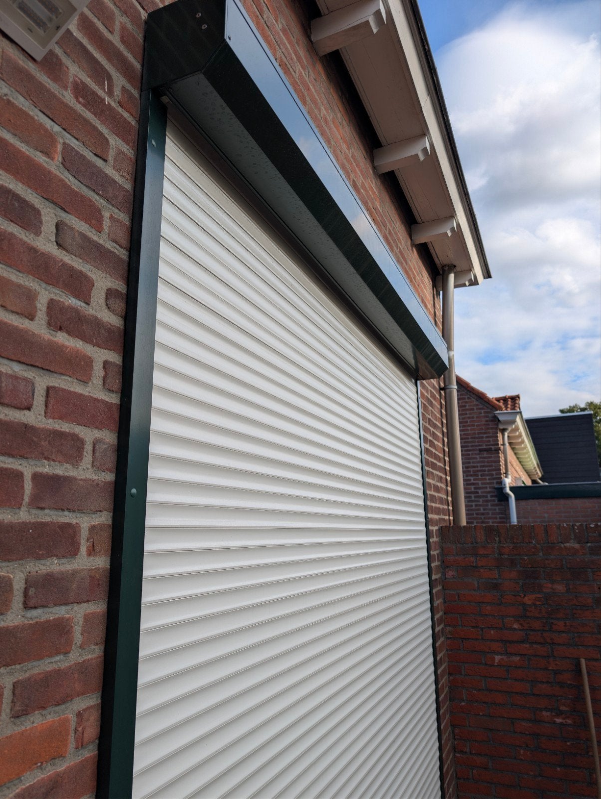 Goedwerkend Elektrisch Rolluik (ca. 220b x 230h), Ophalen, Gebruikt, 200 cm of meer, Wit