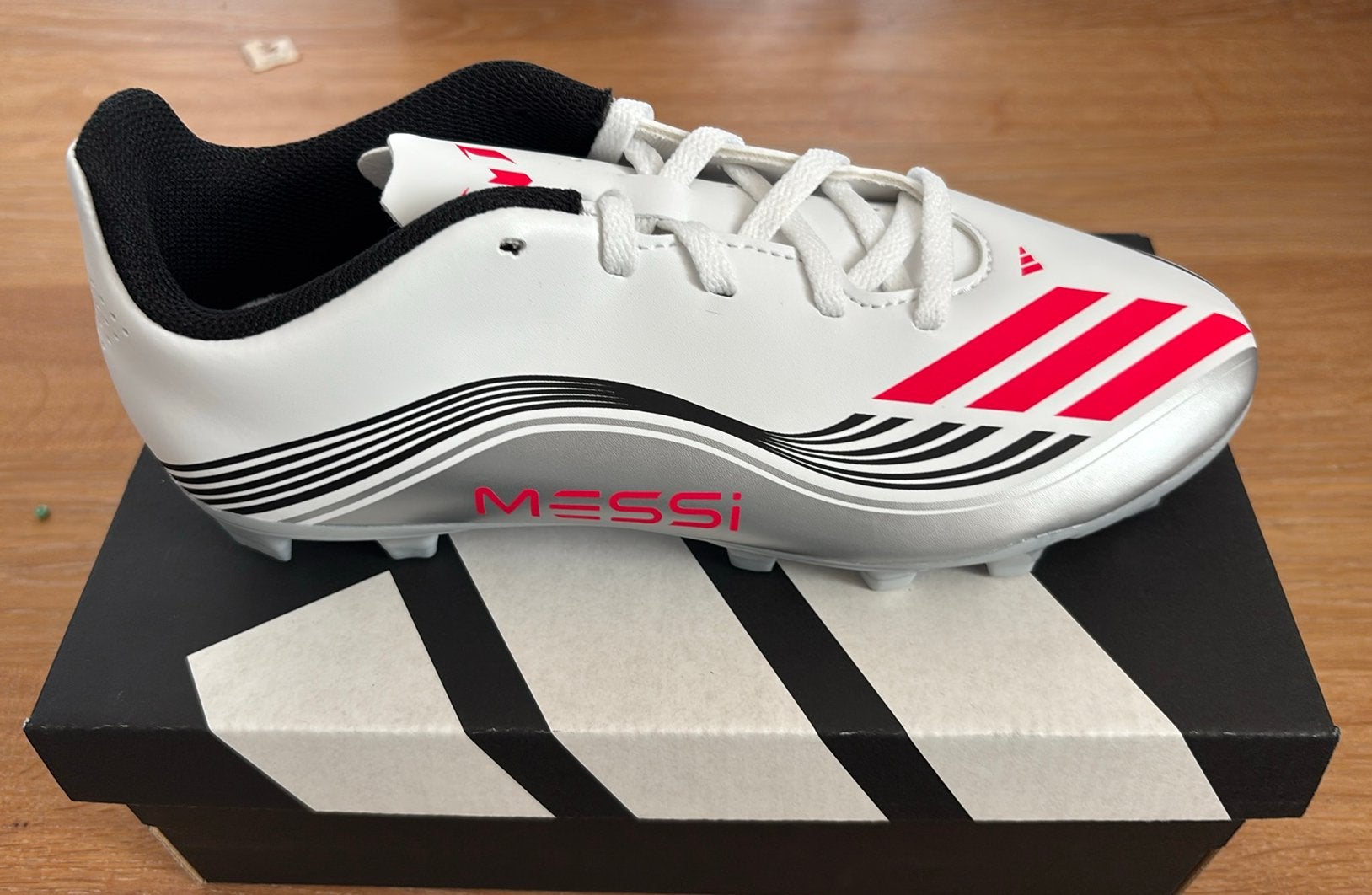 Nieuw Adidas F50 Messi Club FG/M 38 2/3 voetbalschoen, Maat XS of kleiner, Schoenen, Nieuw, Ophalen of Verzenden