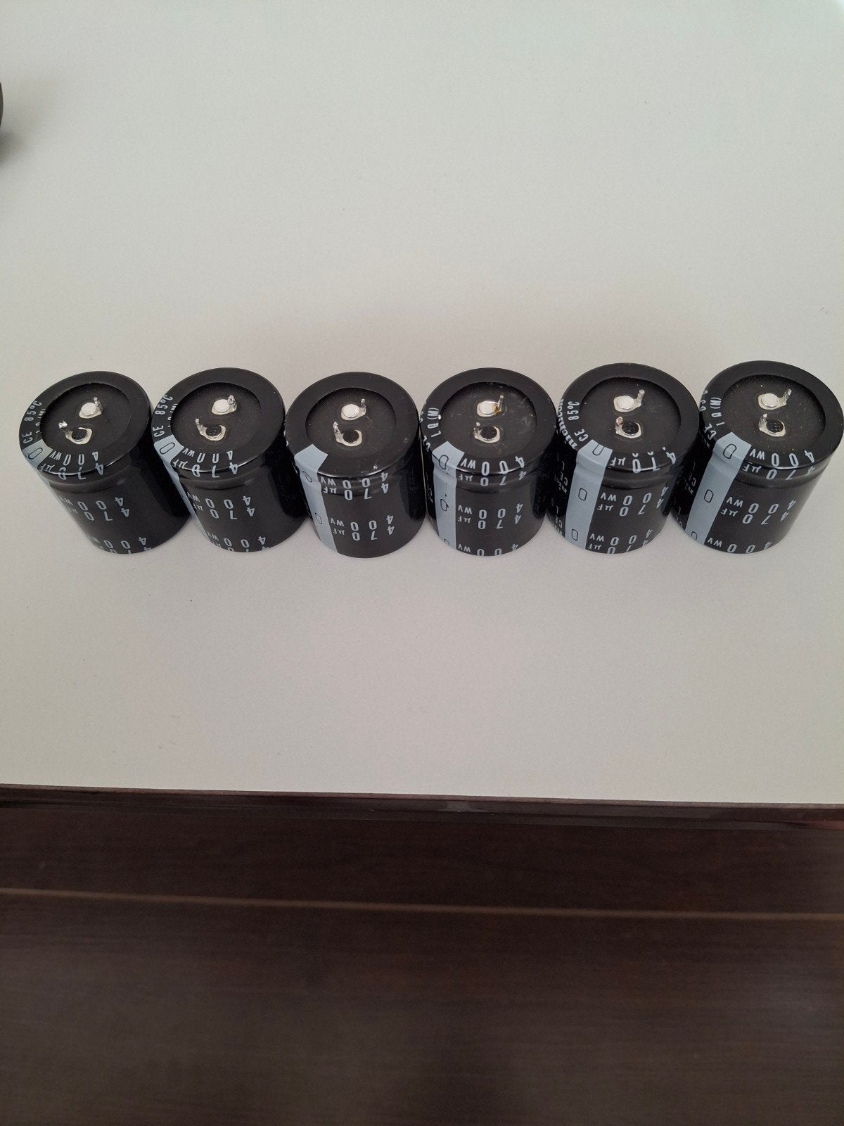 8x Nichicon 470uF 400V Elektrolytische Condensatoren, Ophalen of Verzenden, Zo goed als nieuw