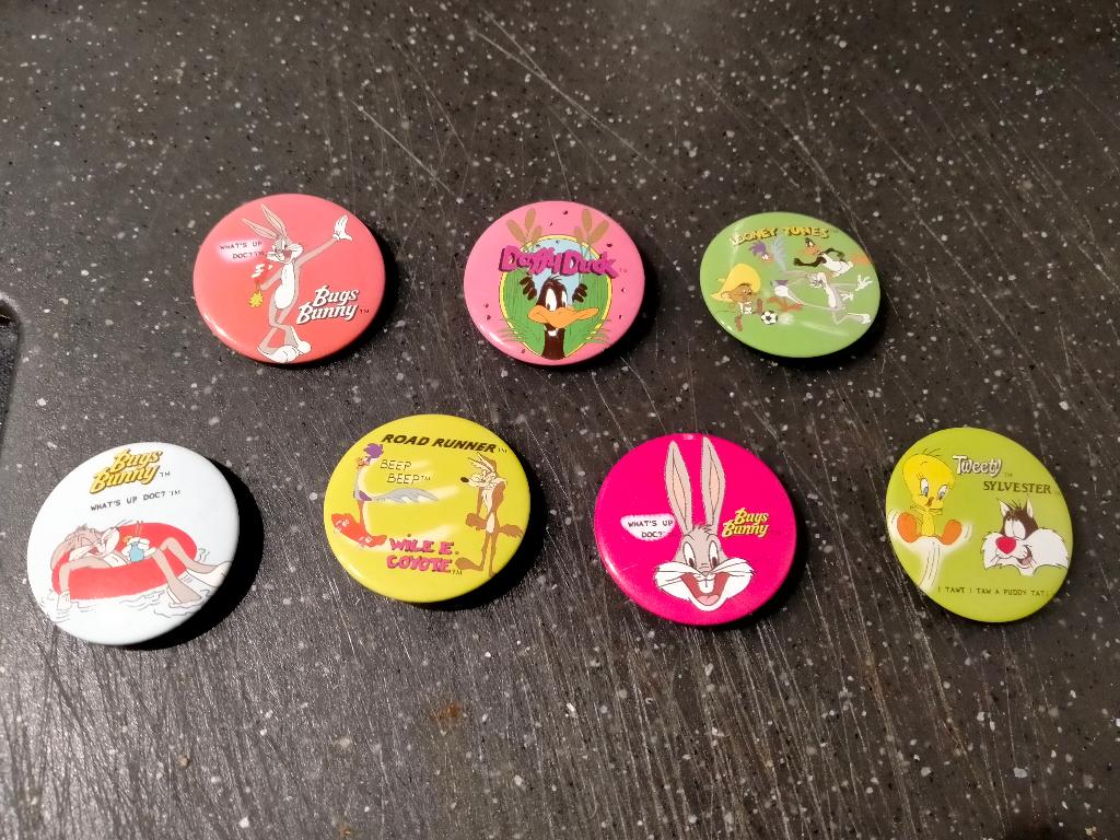 Looney Tunes Warner Bros Daffy Bugs vintage buttons strip, Verzamelen, Verzenden, Zo goed als nieuw, Overige onderwerpen