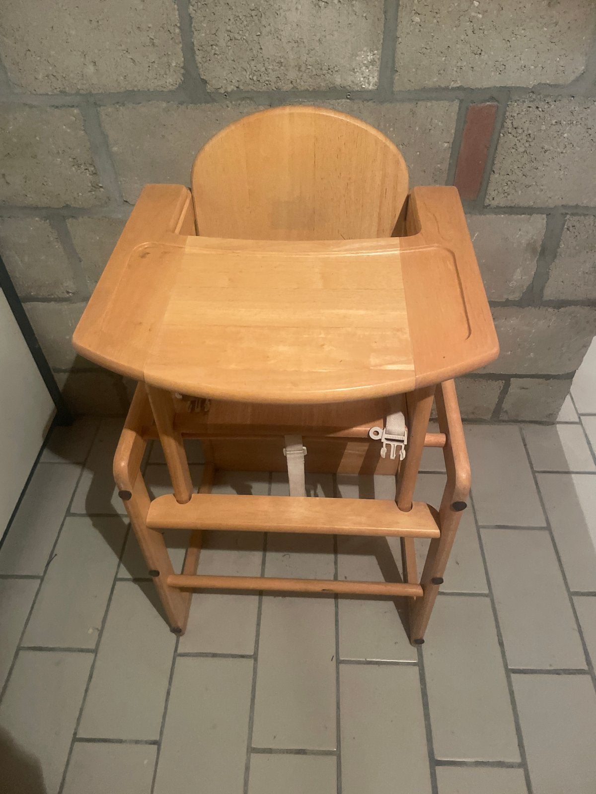 Houten Kinderstoel met Afneembaar Eetblad en Gordel, Kinderen en Baby's, Ophalen, Gebruikt, Overige typen, Afneembaar eetblad