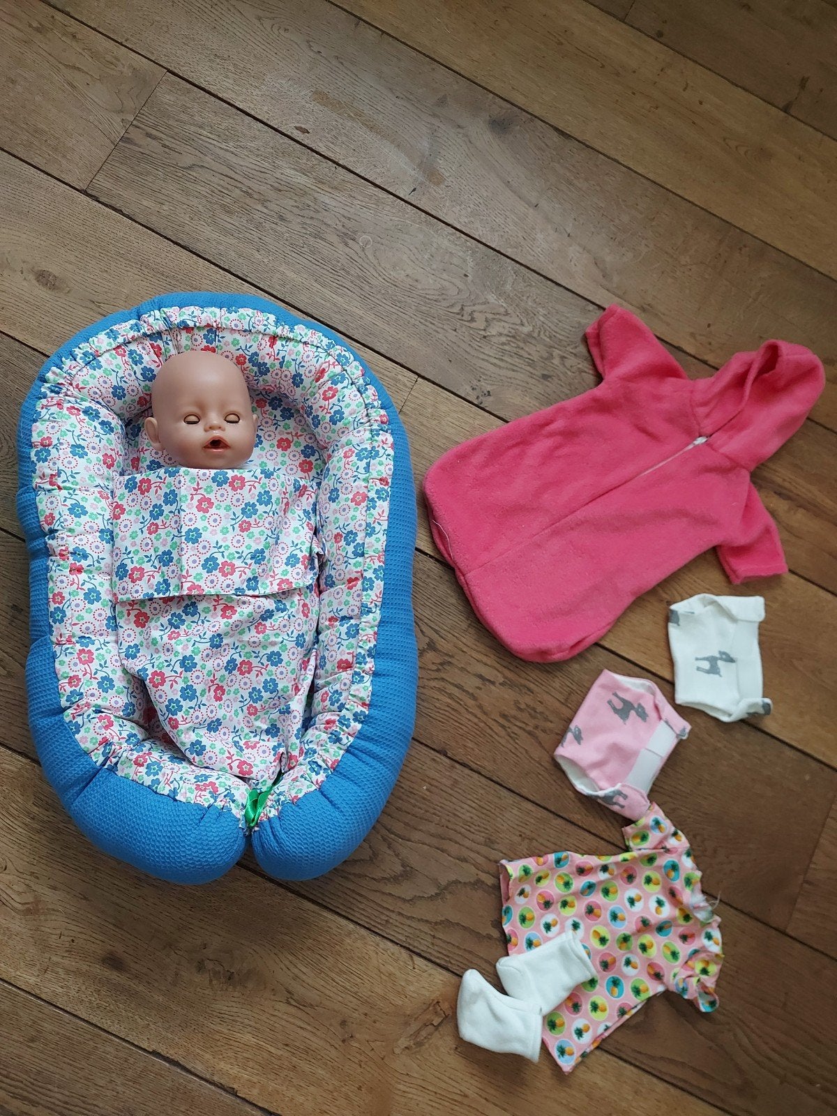 Mooie baby nest set baby born pop, Ophalen of Verzenden, Nieuw, Babypop