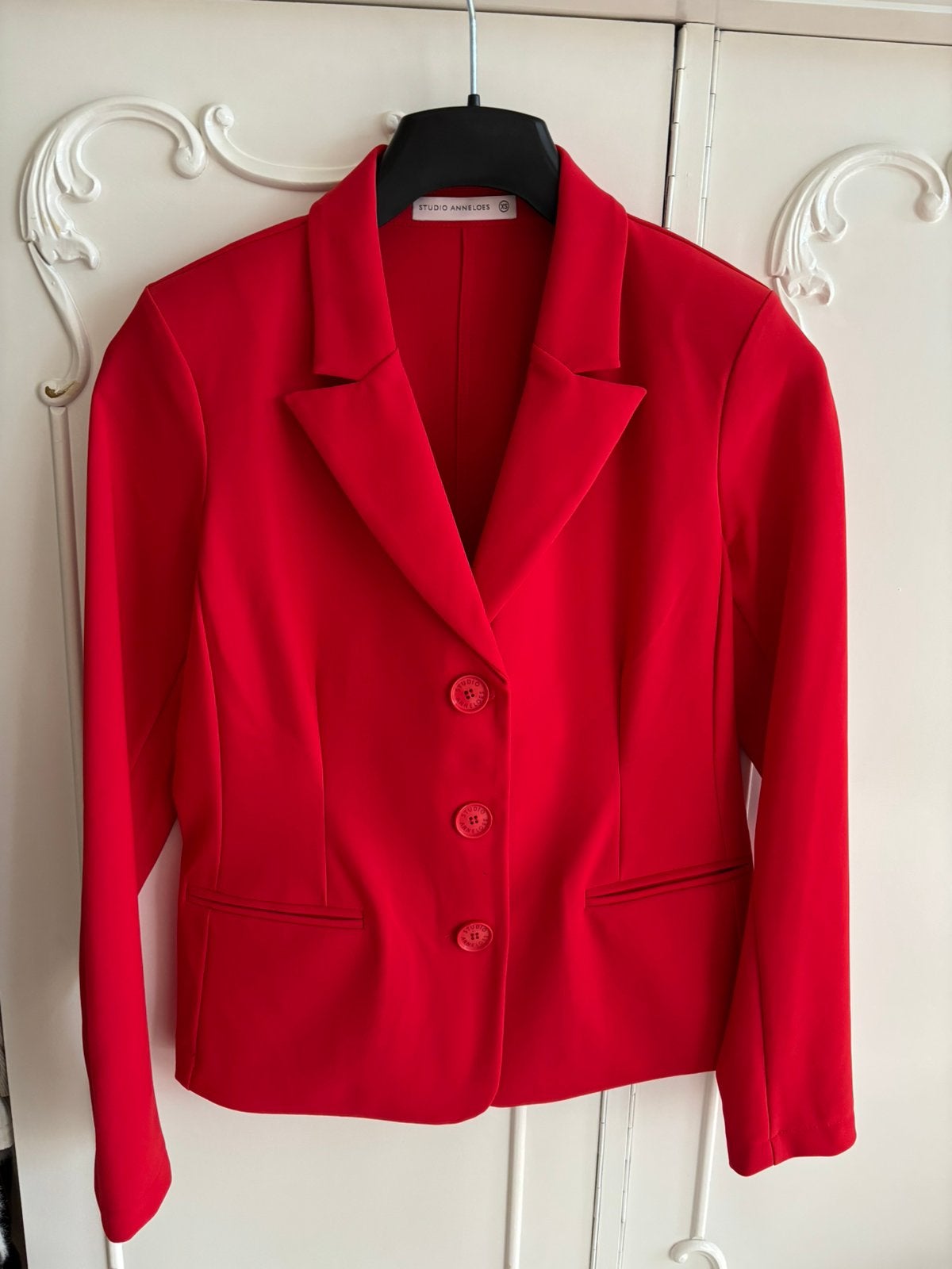 Nieuw rood travel jasje Studio Anneloes maat XS, Kleding | Dames, Nieuw, Ophalen of Verzenden, Jasje, Maat 34 (XS) of kleiner
