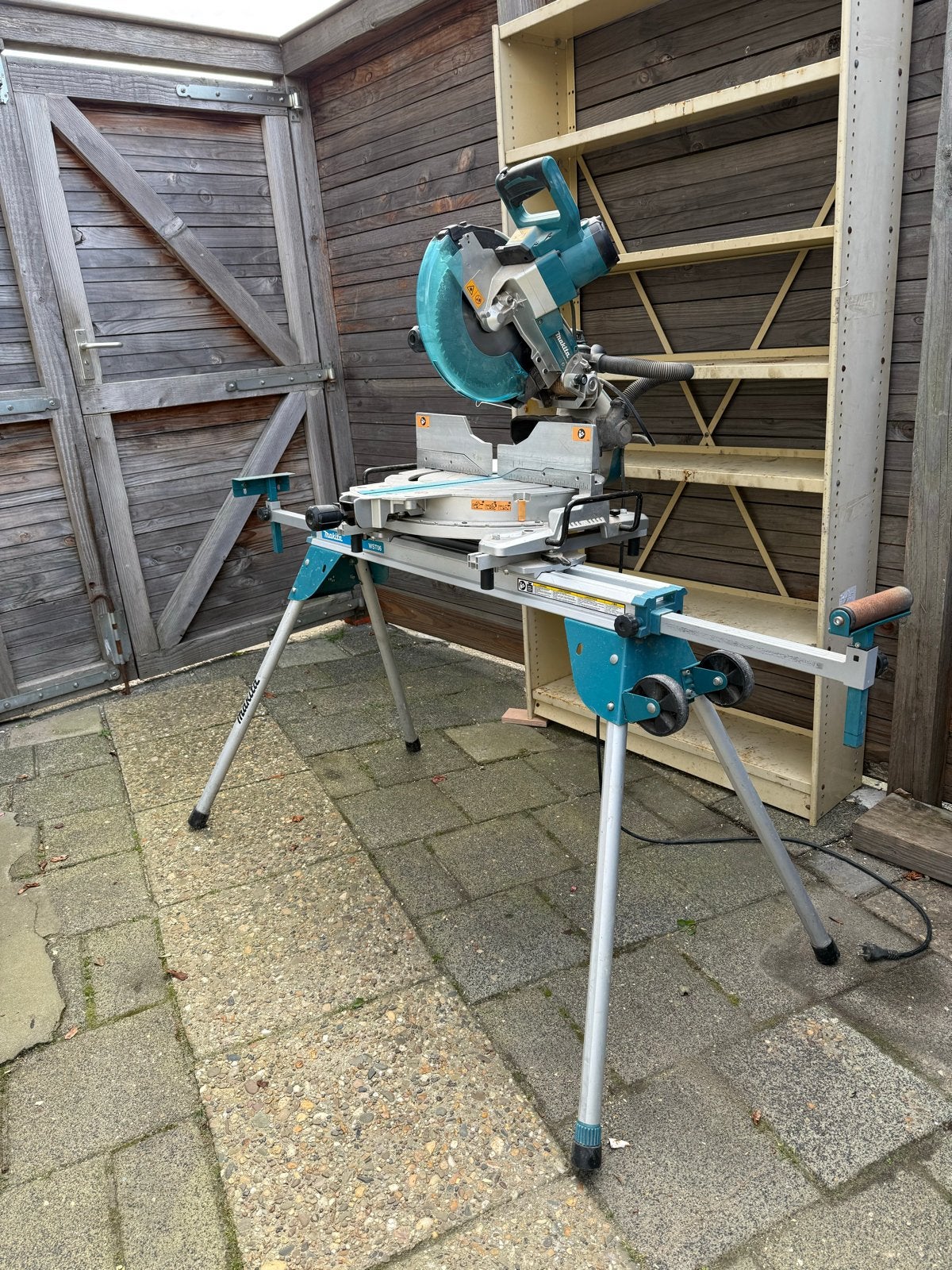 Makita LS1019L Afkortzaag met onderstel, Doe-het-zelf en Verbouw, Gereedschap | Zaagmachines, 70 mm of meer, Ophalen of Verzenden