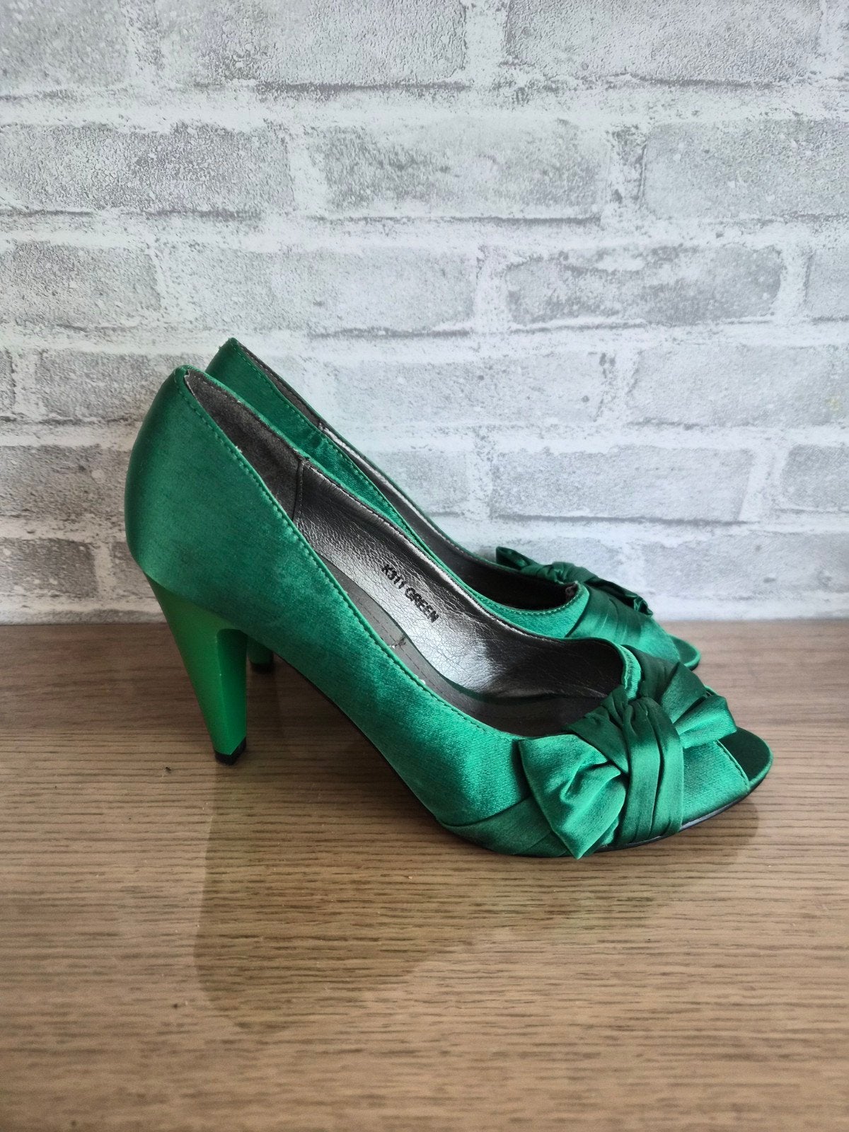 Groene Peep-Toe Pumps met Strik - maat 37, Hakhoogte 9 cm, Pumps, Kayla Italy Style, Ophalen of Verzenden, Gedragen