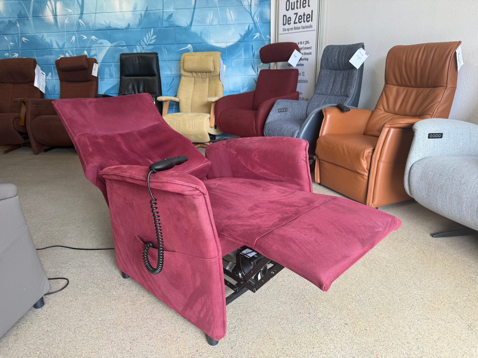 De Toekomst sta op stoel relax fauteuil gratis bezorging, Ophalen of Verzenden, Zo goed als nieuw, Outlet IJsselstein ruim 100 gebruikte fauteuils
